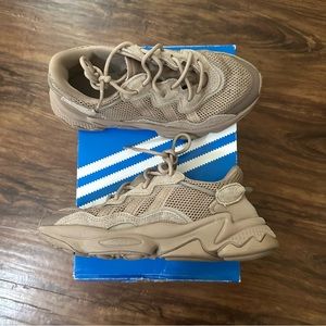 Adidas Ozweego Women’s size 6 Shoes